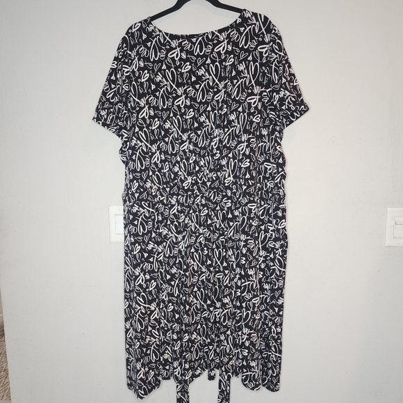 NWT Torrid Hearts Print Mini Studio Knit Surplice Dress Black White 6X Pockets - Picture 13 of 16